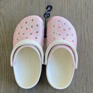 CROCS NWT Sparkle Kids Pink and White Sandals